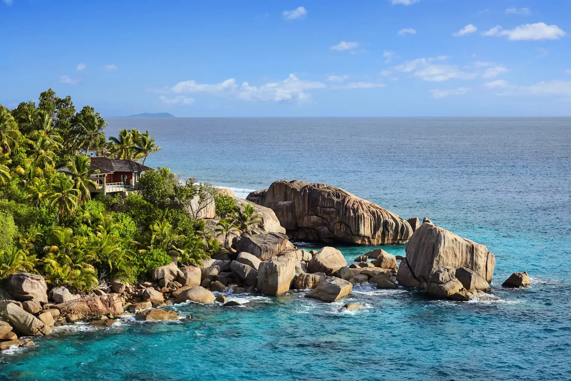 Secluded beach in the Seychelles – bespoke luxury island holiday