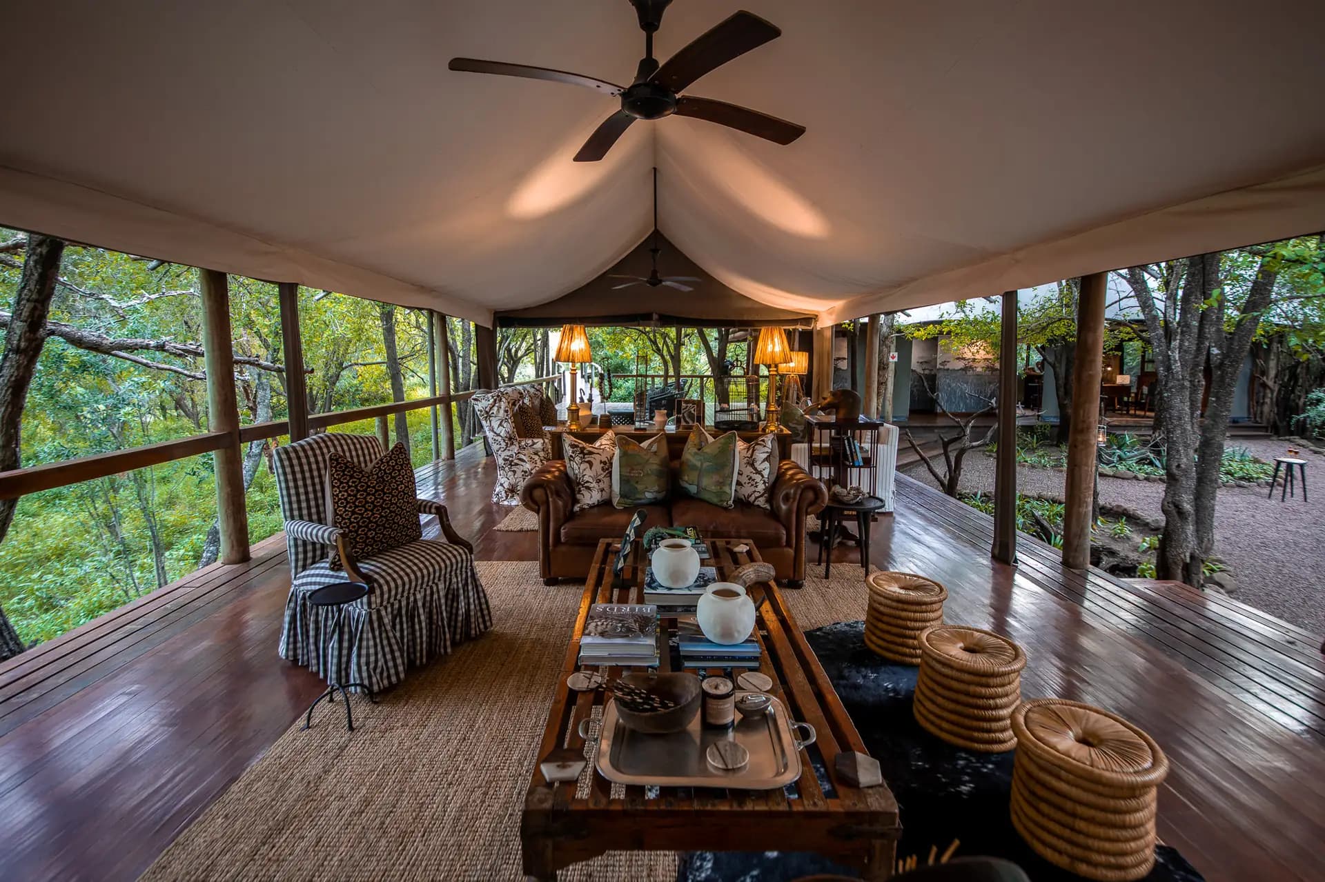Rhino Sands: Lounge overlooking the bush