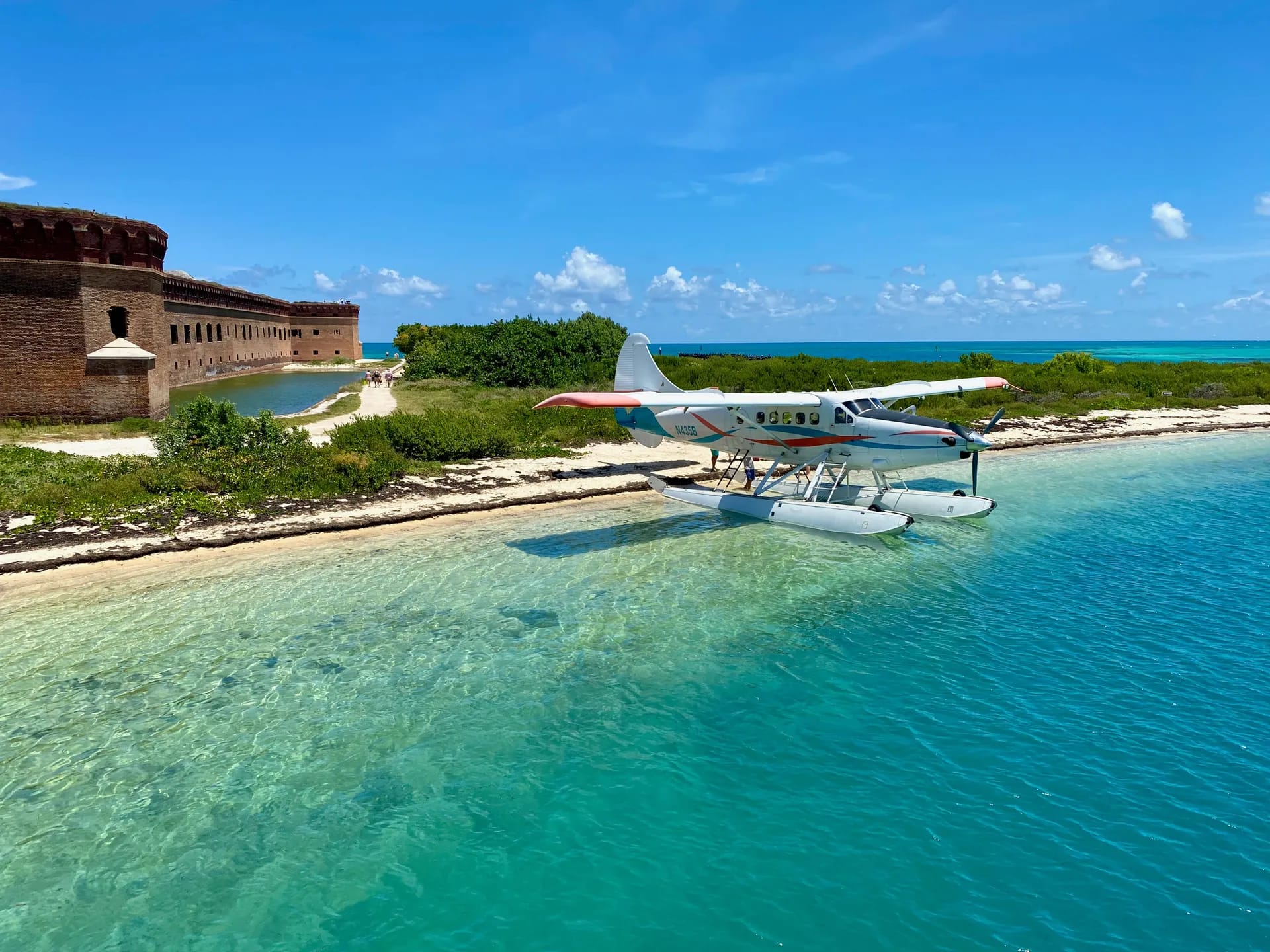 Wasserflugzeug am Fort Jefferson auf den Dry Tortugas